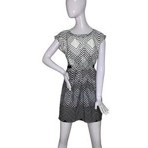 BeBop Dress Sleeveless Geometric Print Black and White Zipper on Back Size M